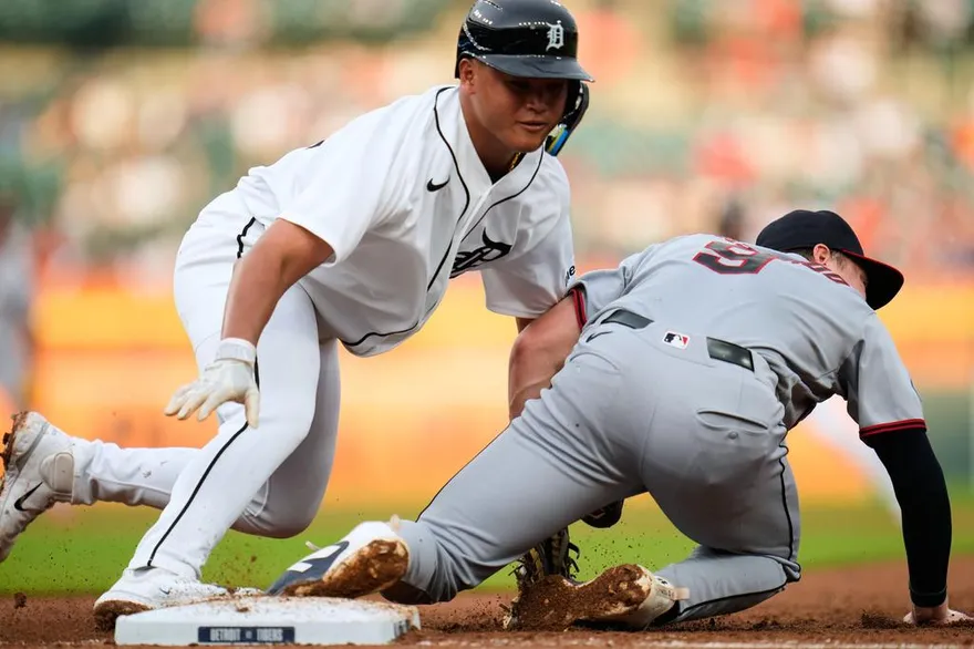 MLB/李灝宇敲急速安　滿壘建攻機會「結果被代打換掉」