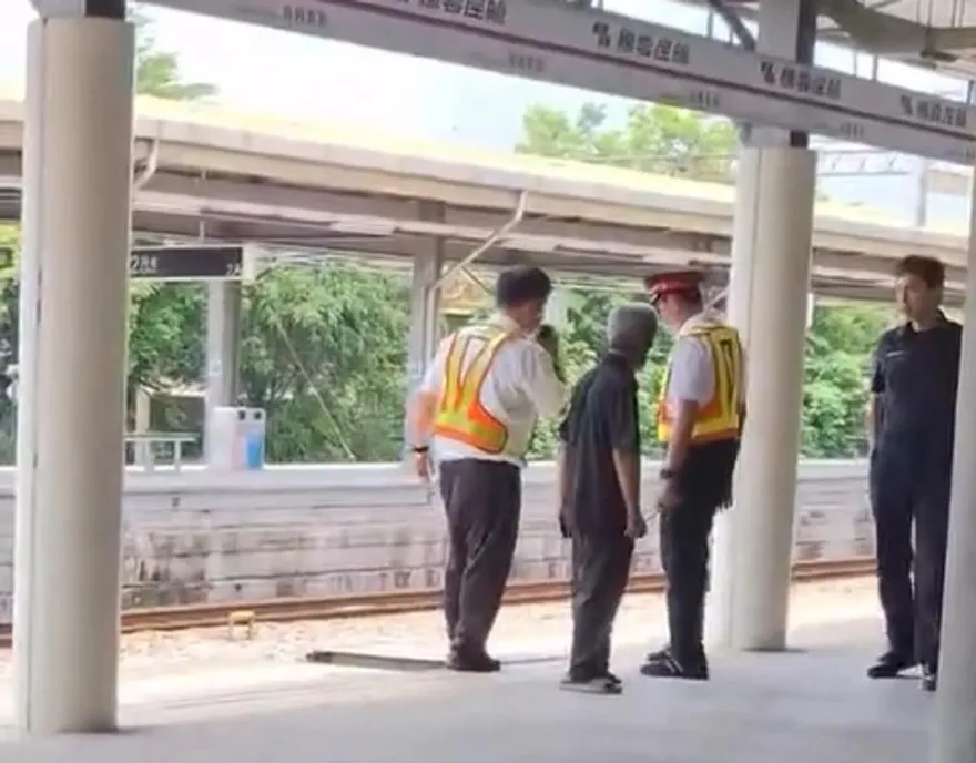 影/台鐵苗栗站驚見「無票硬闖還跳軌」！警方出手了