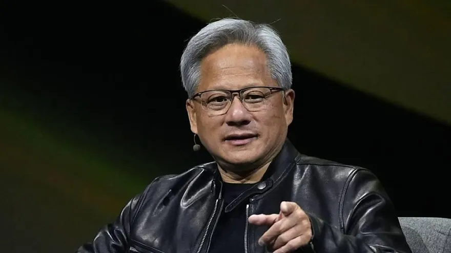 黃仁勳喊話全球AI熱續燒　財測強勁股價卻震盪！輝達財報曝光