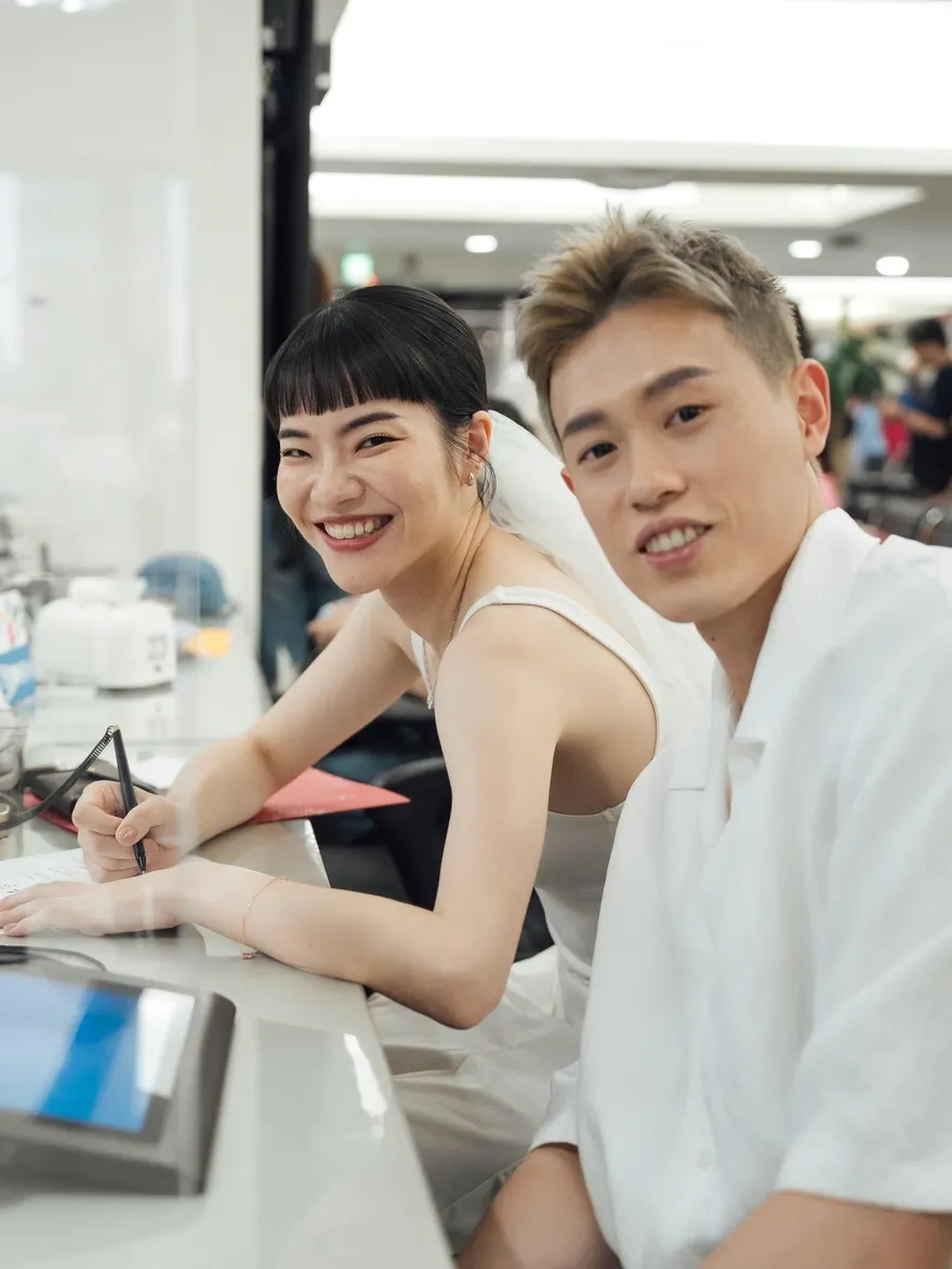 「左手重砲」林俊易520登記結婚　李洋當證人