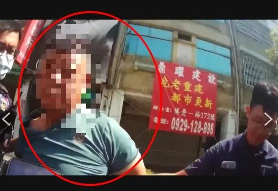 影/扯！高雄員警未讓行人又吐痰「拒檢逃、騎車撞同僚腳」