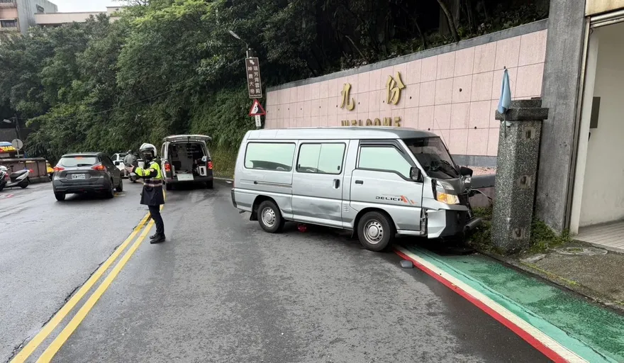 影/新北瑞芳酒駕死亡車禍　廂型車逆向撞飛騎士