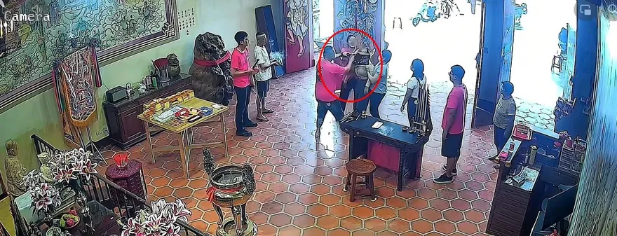 女「疑卡到陰」歇斯底里喊叫！　廟方：女鬼一直哀嚎哭泣