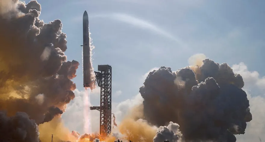 影/馬斯克祝賀！SpaceX升級版星艦試飛　成功濺落印度洋爆炸