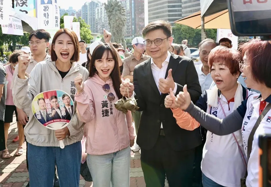 綠黨職改選鬧烏龍！賴瑞隆投票卡關、黃捷跑錯地方領嘸票