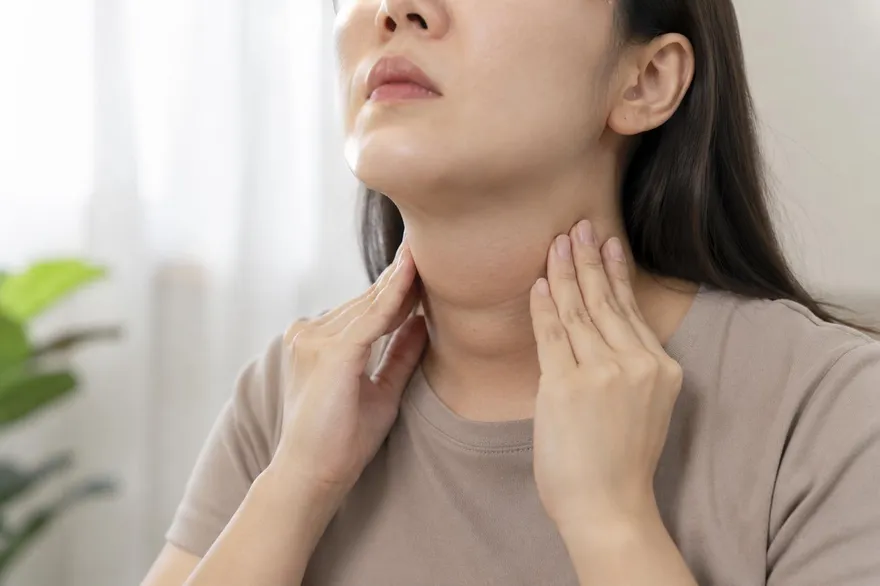 健檢抽血都正常！她「覺得脖子不對稱」發現甲狀腺乳突癌