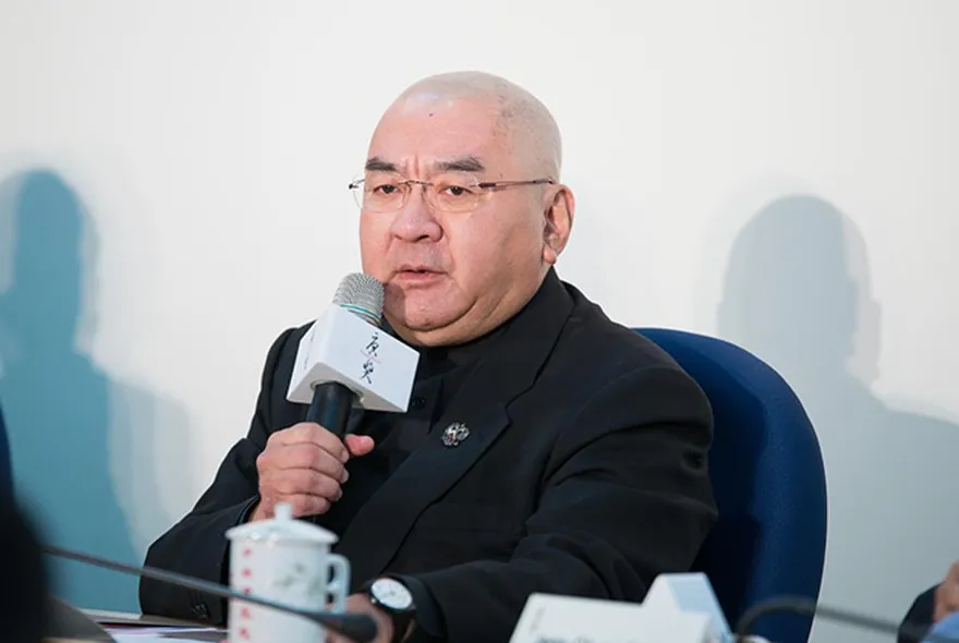 潤泰集團總裁尹衍樑逝世！昔拉陳凱倫兒回正軌「從黑道變CEO」