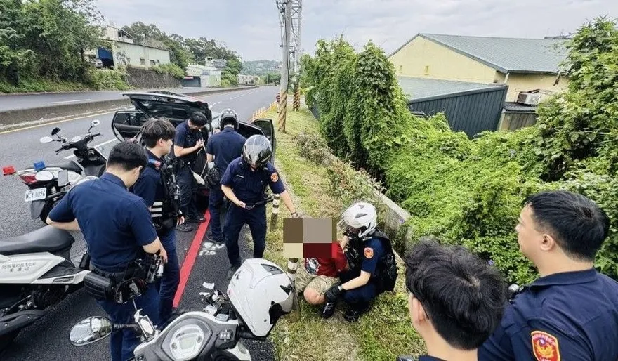 影/淡水毒駕男撞電信箱換備胎肇逃　警圍捕逮人查獲子彈