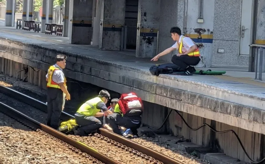 台鐵新豐站落軌意外　男子身體不適墜落多處傷
