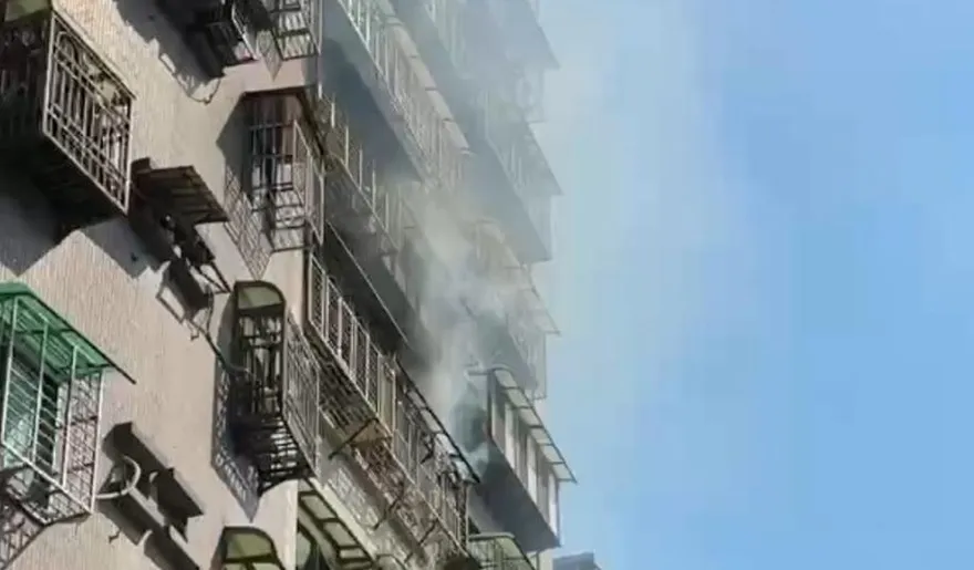 新北土城社區大樓火警　高樓竄火煙幸無人傷