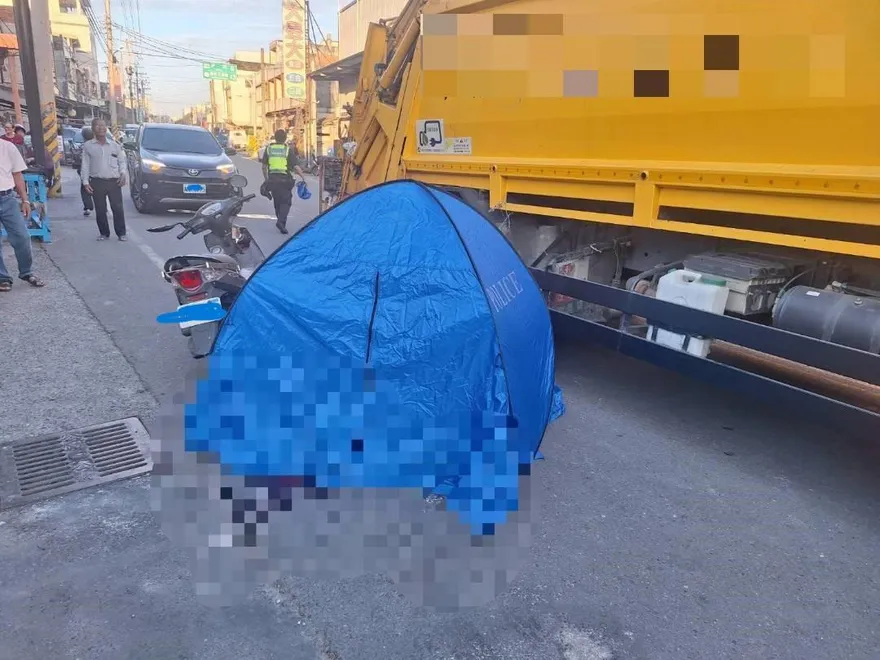 影/7歲孫跨上機車突暴衝遭垃圾車輾斃　嬤心碎跪「藍色小帳篷」