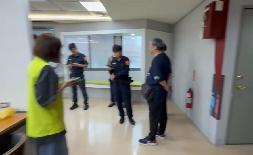 影/輔大廁所外見煙偵型針孔！警勘查：未拍廁所內部