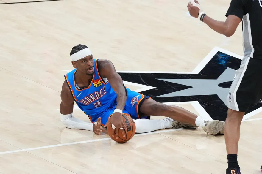 NBA/爛透！SGA創最廢MVP紀錄　遭舉「最有價值假摔球員」看板嘲諷