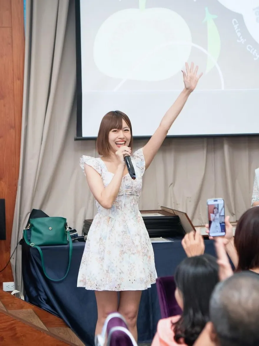沒政黨沒派系沒金主　正妹網紅柯莉絲汀勇敢參選嘉義市議員