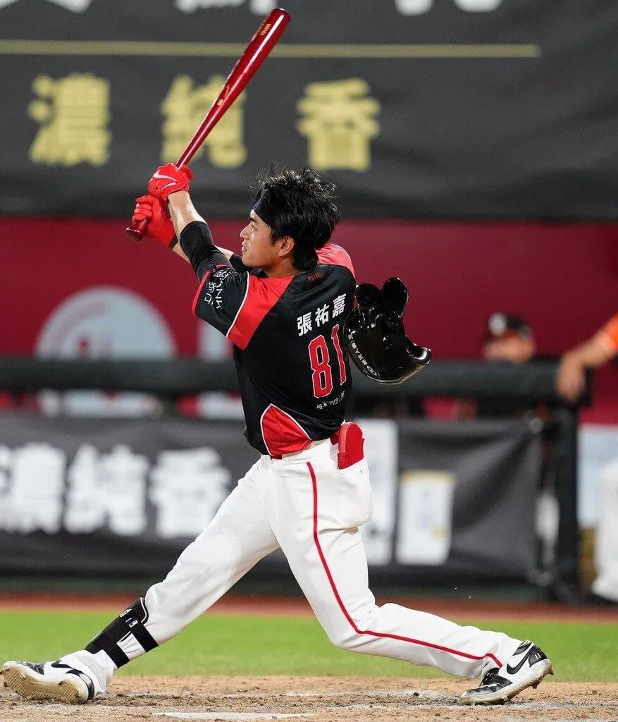 中職/克服6分落後、靠再見安取勝　味全龍葉總：太強了