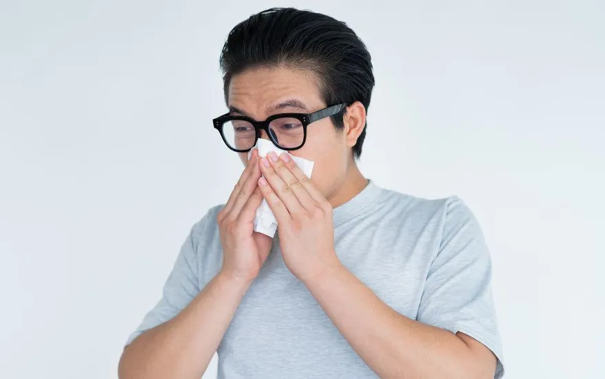 鼻塞、頭痛好不了？黃綠膿鼻涕3個月恐是「慢性鼻竇炎」