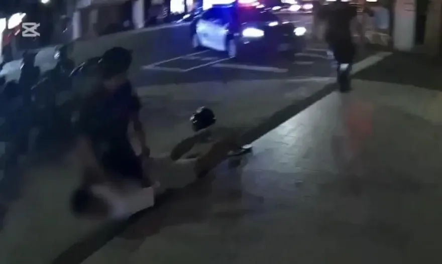 影/新莊街頭情侶火爆互嗆女子亮刀　警壓制2人送辦