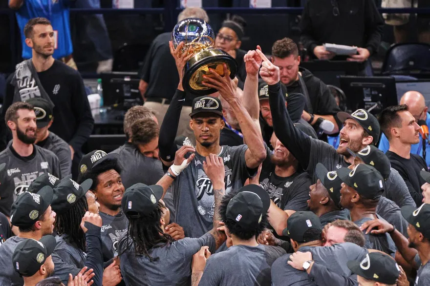 NBA/馬刺淘汰衛冕軍雷霆　網友坐等YTR姜冠名剃光頭
