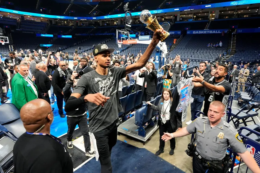 NBA/打敗衛冕軍雷霆奪西冠MVP！文班亞馬創前所未見神紀錄