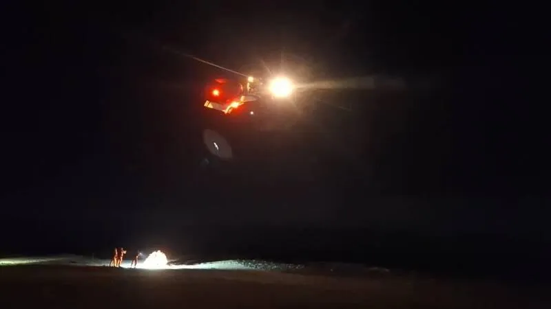 宜蘭秘境海灘1天出2事！25遊客獲救後　又2人被浪捲1失蹤