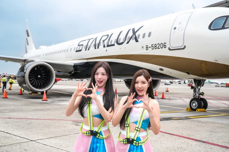 星宇航空釜山航線啟航！南珉貞、李晧禎現身與粉絲同樂