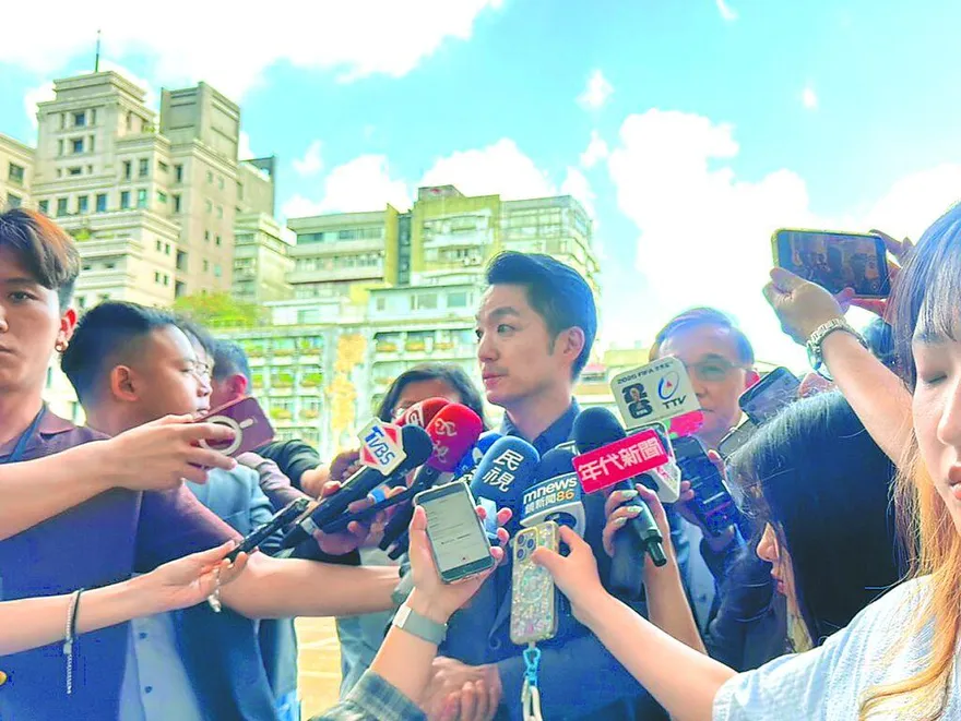 民進黨槓上蔣萬安！轟北市拿最多錢大灑幣  網轟：整天撕裂台灣