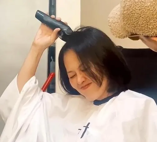 震撼彈！金曲歌后姑慕．巴紹「確診乳癌二期」