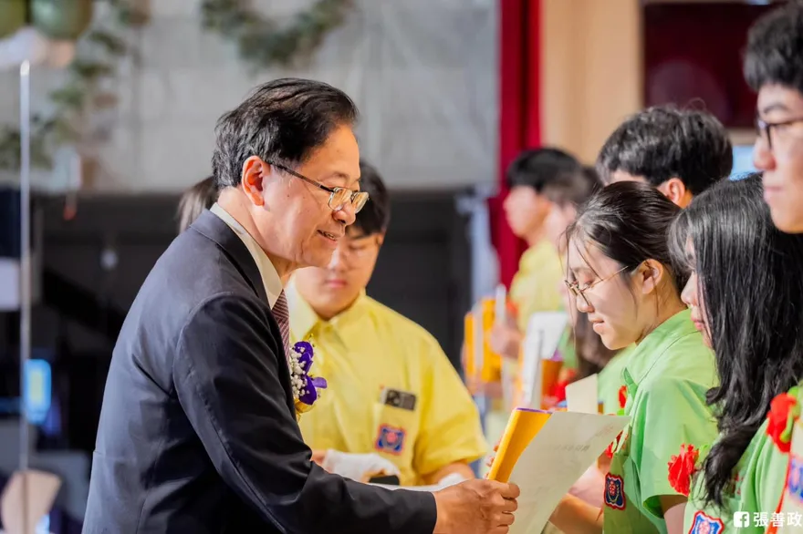 被喊新店市長！張善政暖心高EQ回應：同學別有壓力