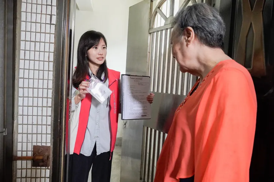 新北擴大獨居長輩訪查！6月起先訪75歲以上　訪員遵守「二要三不」