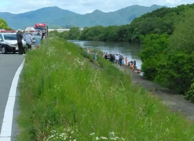 兵庫縣母女遇害！河川驚現「黑底白條褲」男屍　疑為嫌犯走絕路