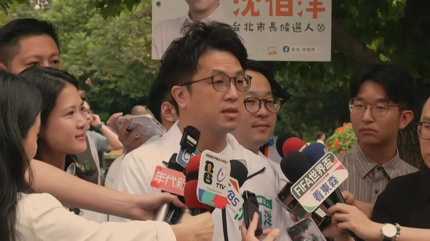 沈伯洋早起現身公園拜票！談副手認：現在還太早