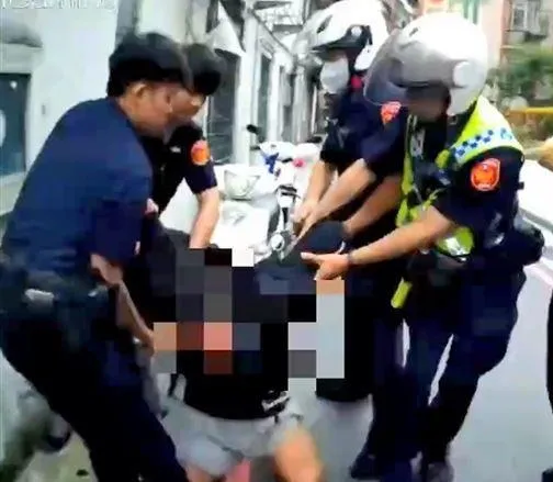 直接硬來太恐怖！新北噁男跟蹤正妹進社區　還咬傷警察