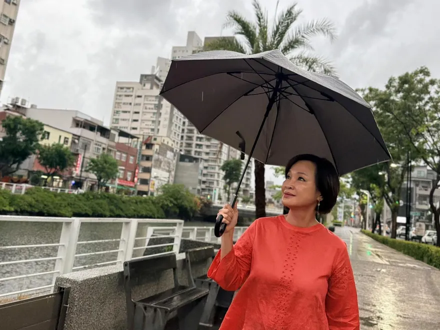 柯志恩本人宣布「高雄，真的變天了！」　網嗨爆：台南也變天了！