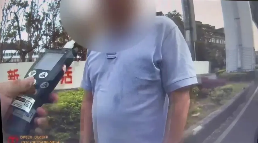 影/新店警10分鐘抓件酒駕　貨車運將機車騎士接連遭逮