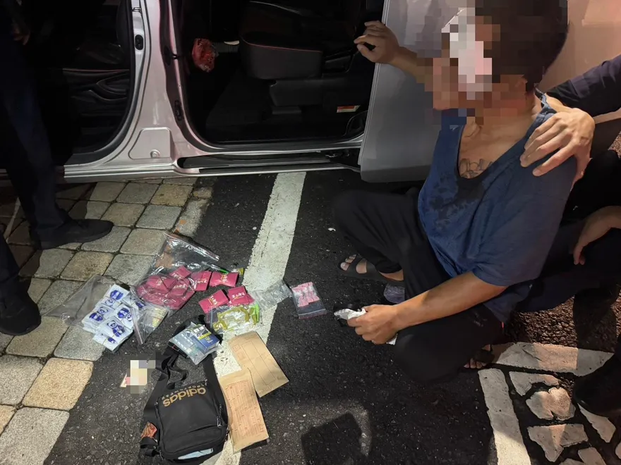 高雄拍違停意外拍到「毒品快餐車」！毒蟲嗆警：吃藥哪有什麼