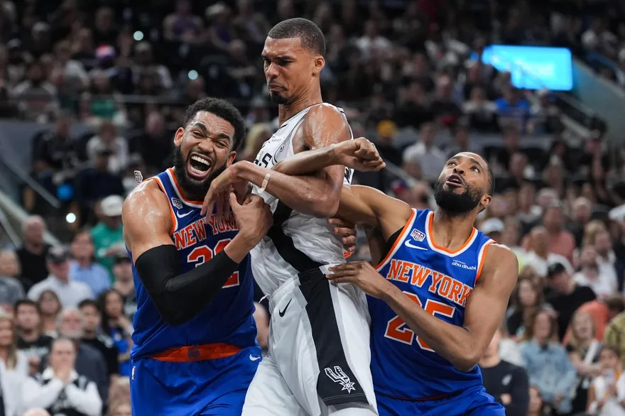 NBA/尼克2連勝！馬刺要命失誤　文班亞馬29分白忙