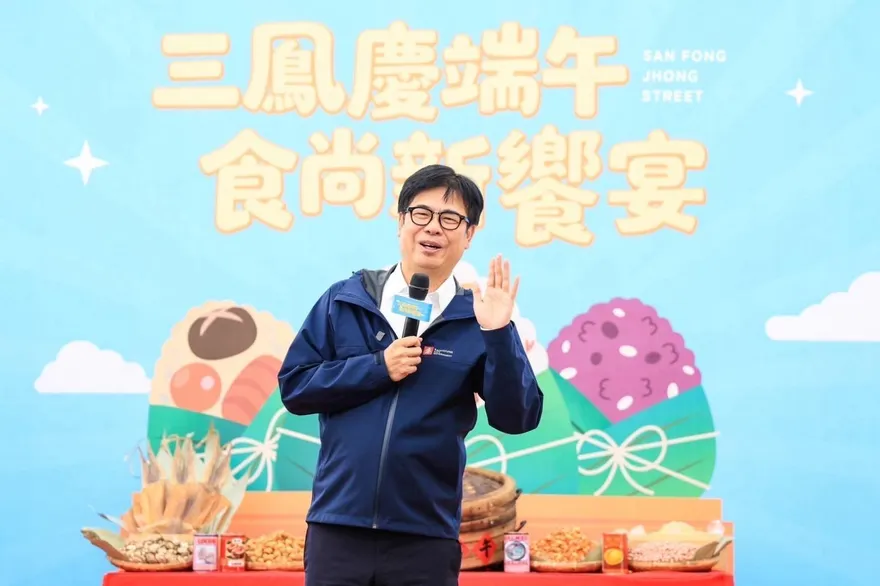 柯志恩、賴瑞隆同場包粽子！陳其邁笑：我來打個分數