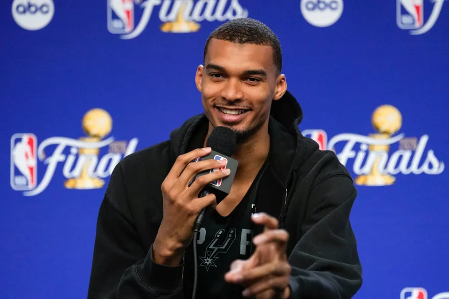 NBA/馬刺陷0比2絕境　文班亞馬喊話：我就是為此而生
