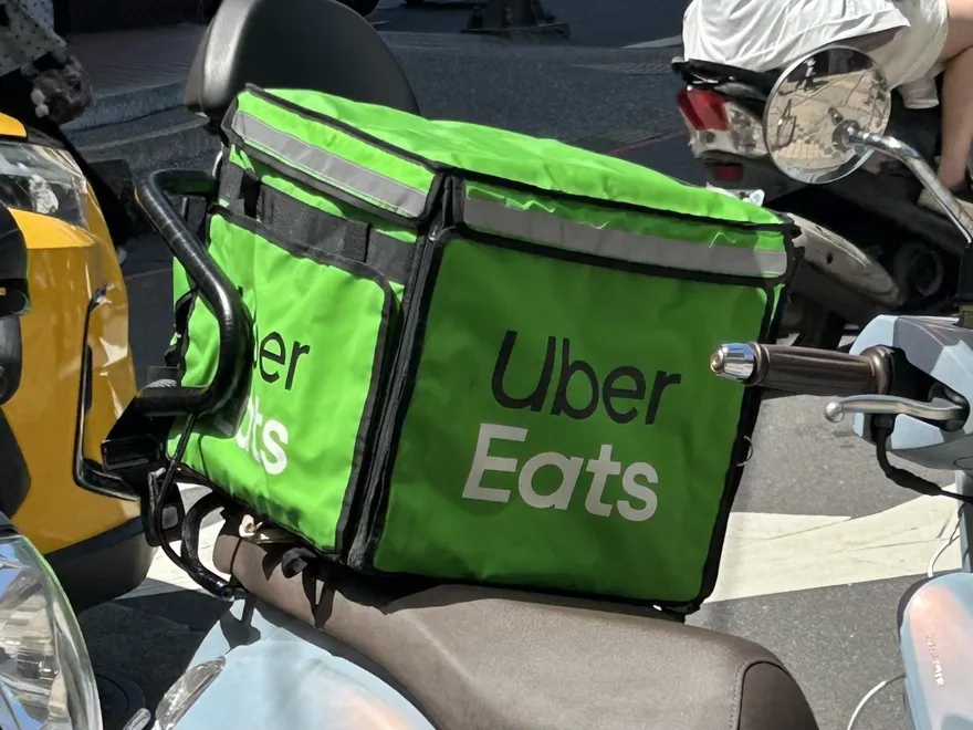 Uber Eats藉專法「抽成飆至35%」　工會籲公平會調查