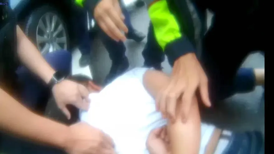 影/桃園37歲男毒駕持西瓜刀攔垃圾車逃逸　警1小時內逮人