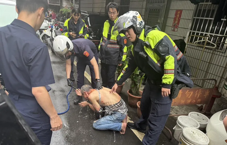 影/新北板橋毒駕拒檢逃逸　警圍捕開8槍逮人查獲毒品