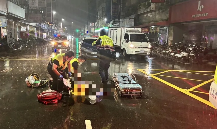 影/新北翁凌晨遭2車撞飛輾斃　毒駕女遭裁定羈押