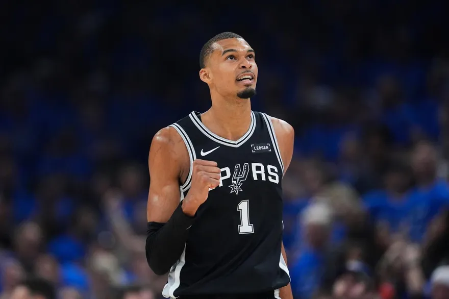 NBA/文班亞馬狠推布朗森腦袋惹議！聯盟：未達惡意犯規標準
