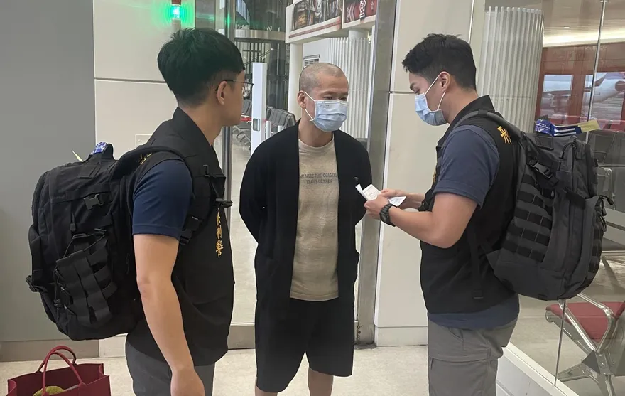 影/新北街頭當街殺人逃亡14年　柬埔寨落網今押解返台