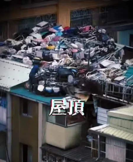 新莊公寓頂樓驚見「空中垃圾山」　屋主：進行核能研究