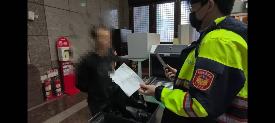 少年藏刀闖基隆法院！法警攔下釐清動機