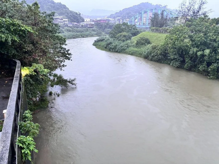 基隆碇內大排泡沫污染？　台水：供水及水質均正常