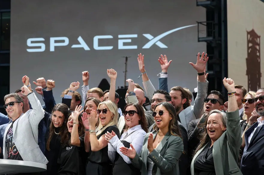 SpaceX收漲19.22%！馬斯克成首位「資產破兆美元」富豪