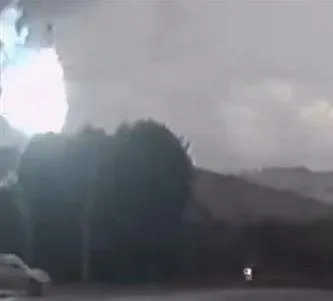影/高雄鋼鐵廠爆炸火光致停電！元兇竟是松鼠誤觸高壓電