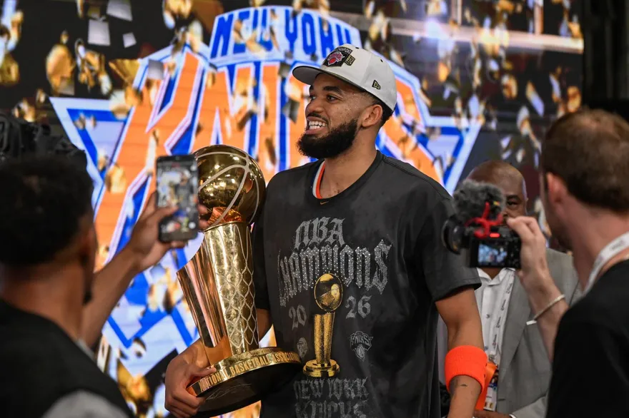 NBA/因林書豪愛上尼克！唐斯高舉金盃淚獻亡母